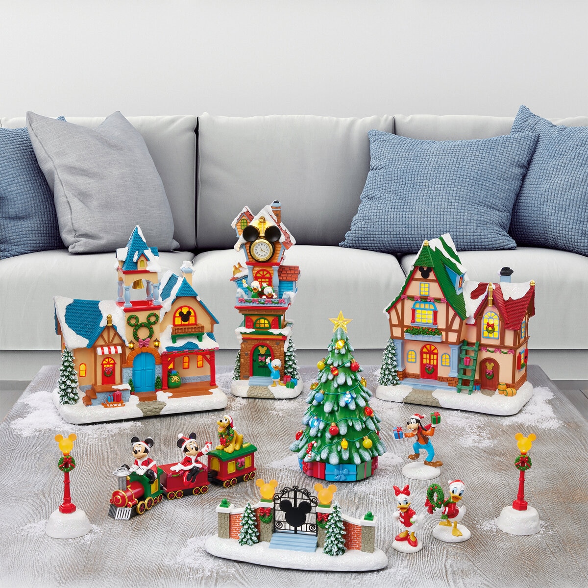 ディズニークリスマスビレッジ 13ピースセット | Costco Japan