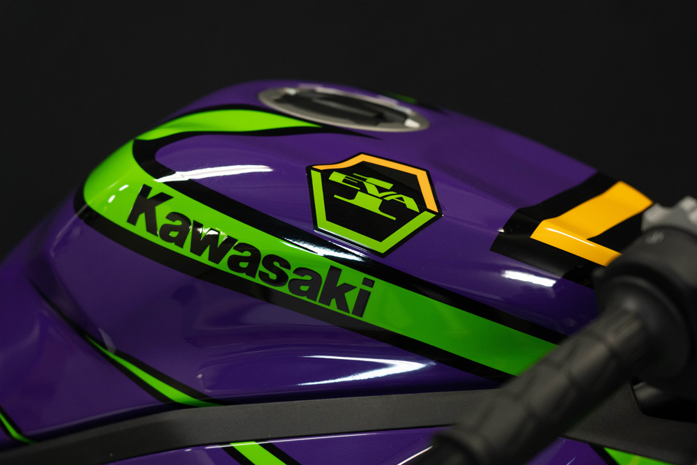 エヴァンゲリオンレーシングの鈴鹿8耐参戦マシンをイメージした250cc