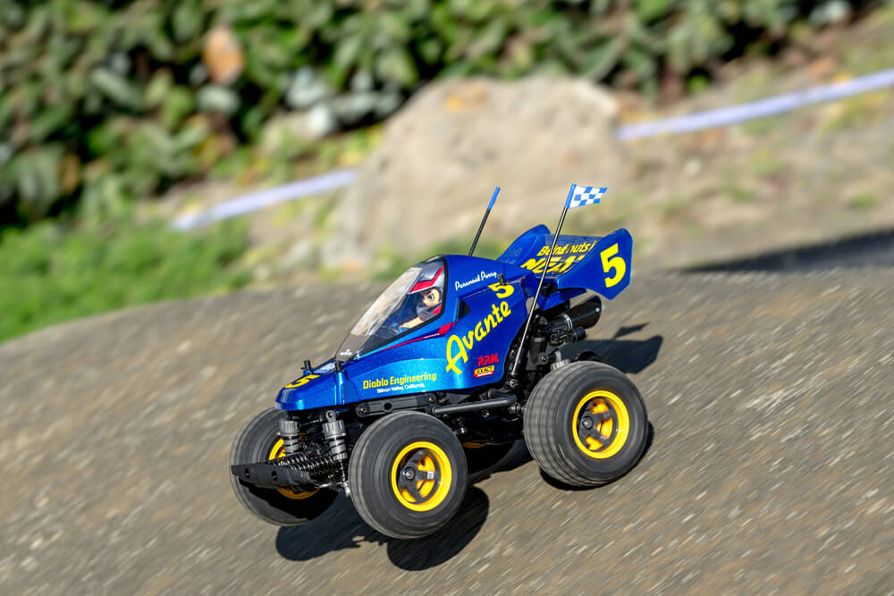 4WD is Cute! PART 1 タミヤ コミカルアバンテ | 八重洲出版 公式サイト