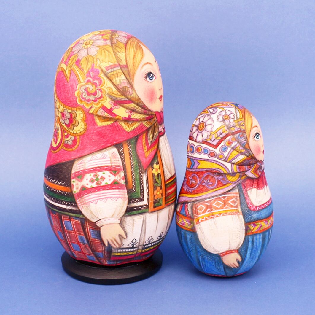 タチアナ・タヌーシュカ作 マトリョーシカ 5個型 | GINZA HAKKO 木の香