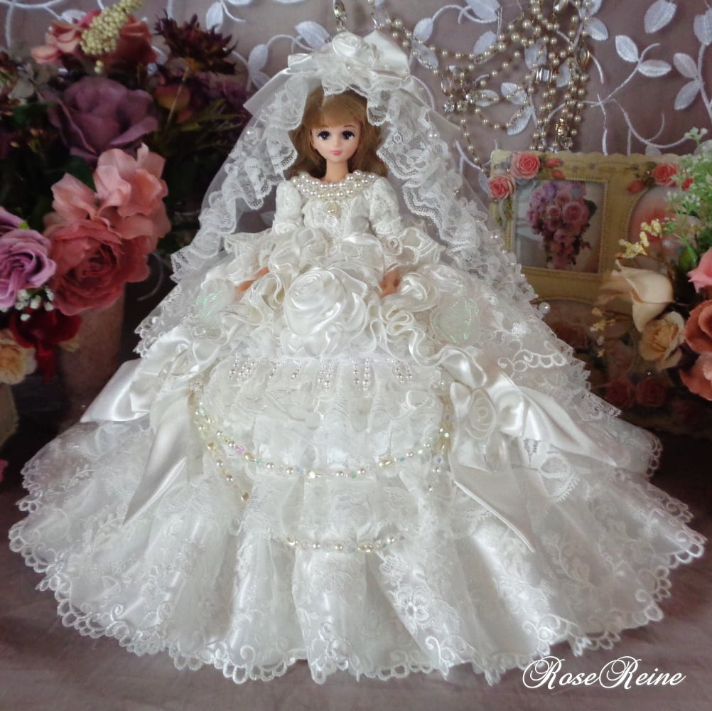 ローズレーヌ孤高ウエディングドレス ヒロインの輝きを放つロング