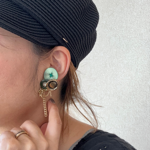 ヴィンテージボタンイヤーカフ&ピアス ピアス（スタッド・一粒） choco