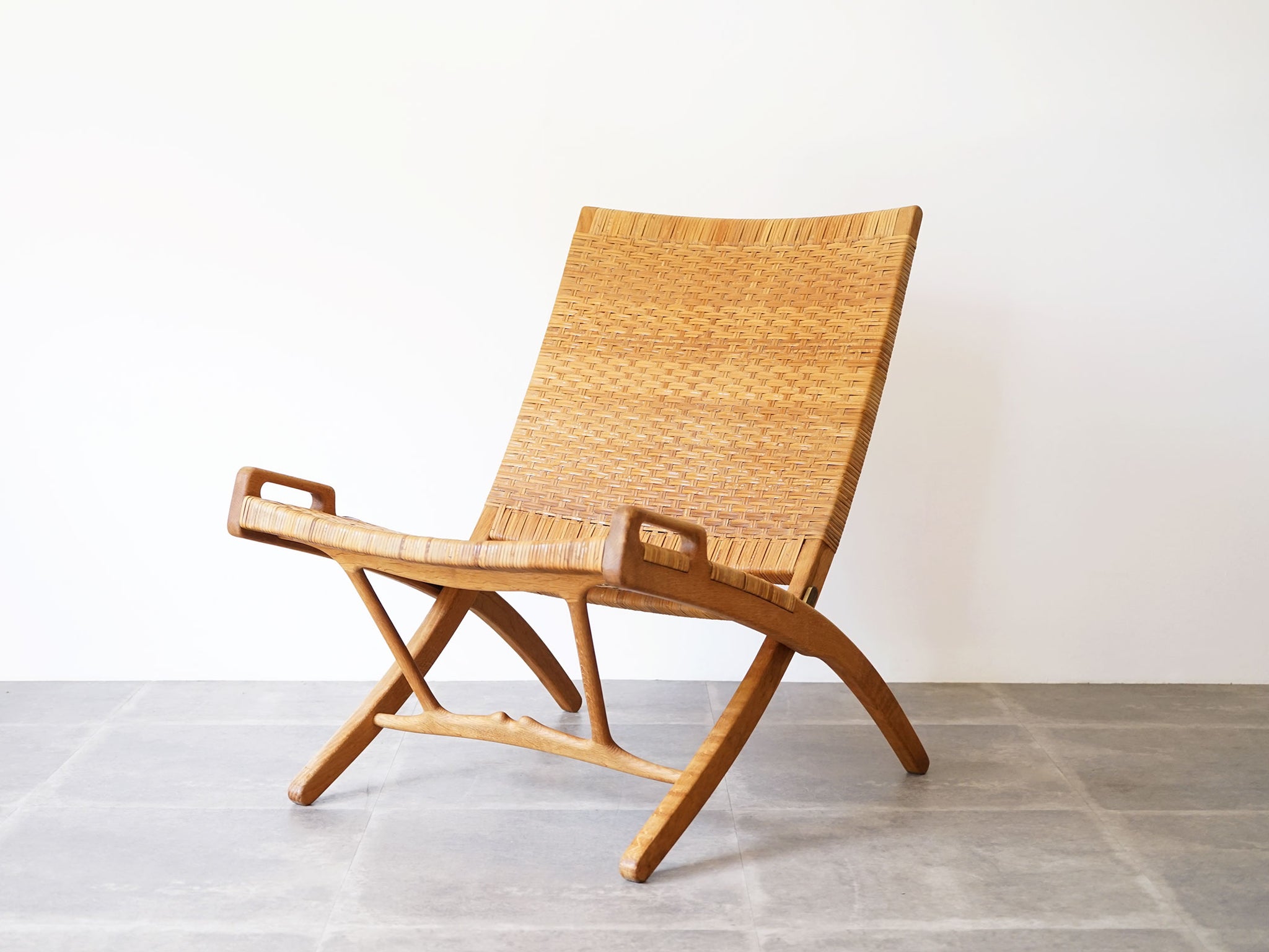 Hans J. Wegner（ハンスJ.ウェグナー) JH512 Johannes Hansen製