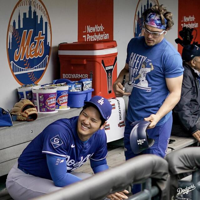 大谷翔平、投手用ヘッドギア着用を拒否か “投手”キケの親切心に爆笑