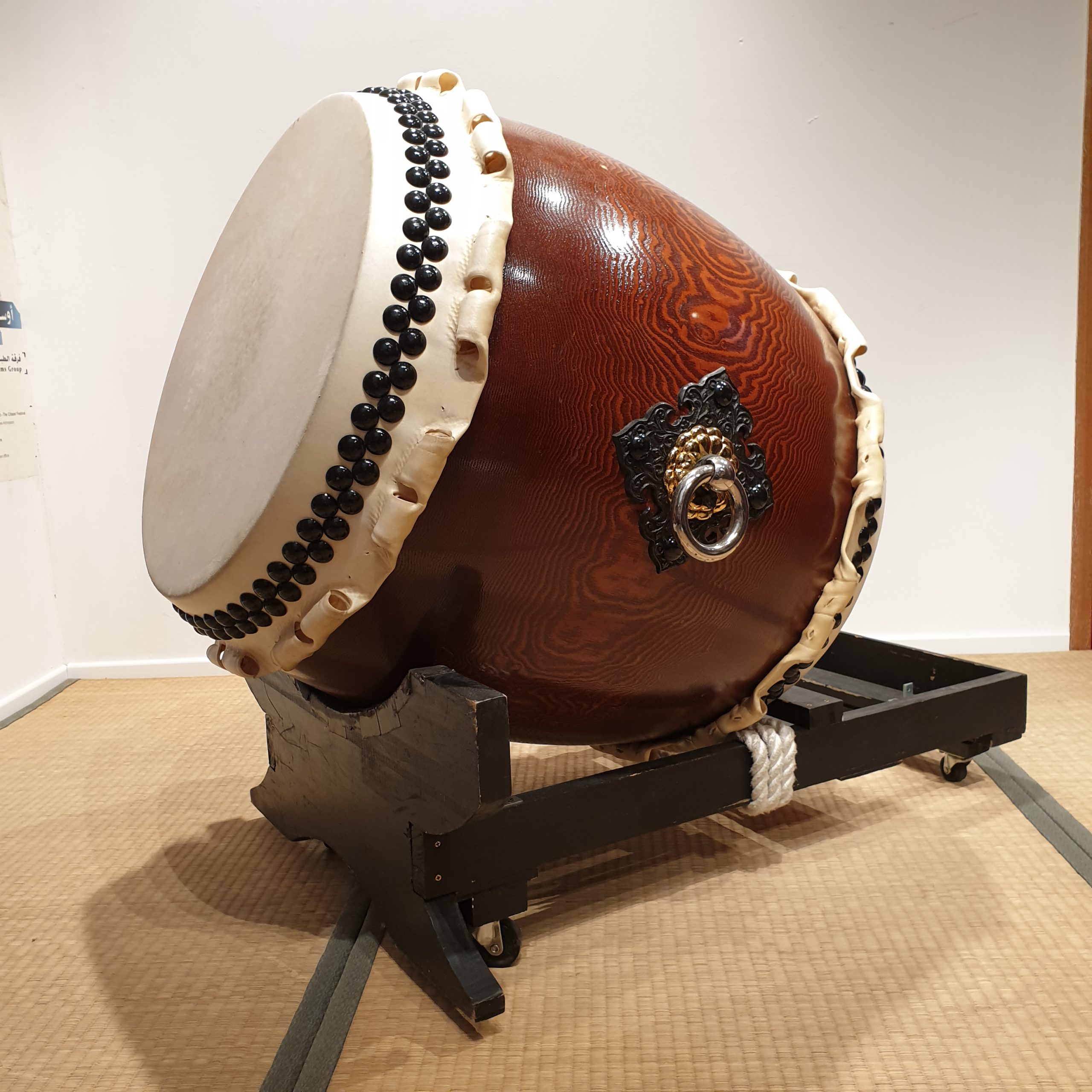 長胴太鼓 - Tentekomai - ヨーロッパでの公演にオランダから和太鼓を