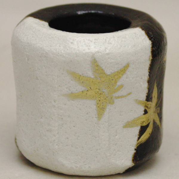 茶器/茶道具 蓋置】 楽焼き 掛分 楓 伊東桂楽作（桂窯） – 今屋静香園