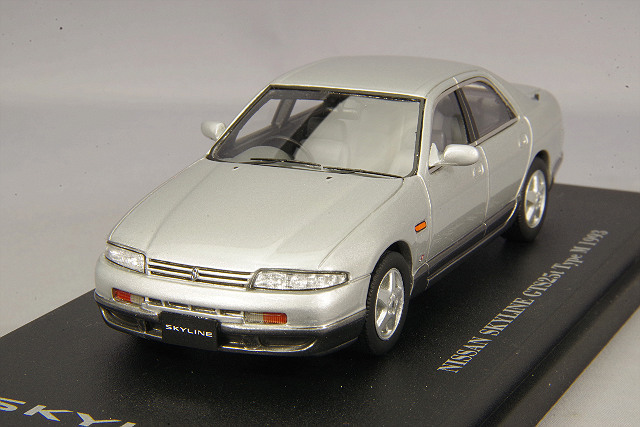 CAM@ 1/43 日産 スカイライン GTS 25t (R33) 4ドアセダン 1993年型