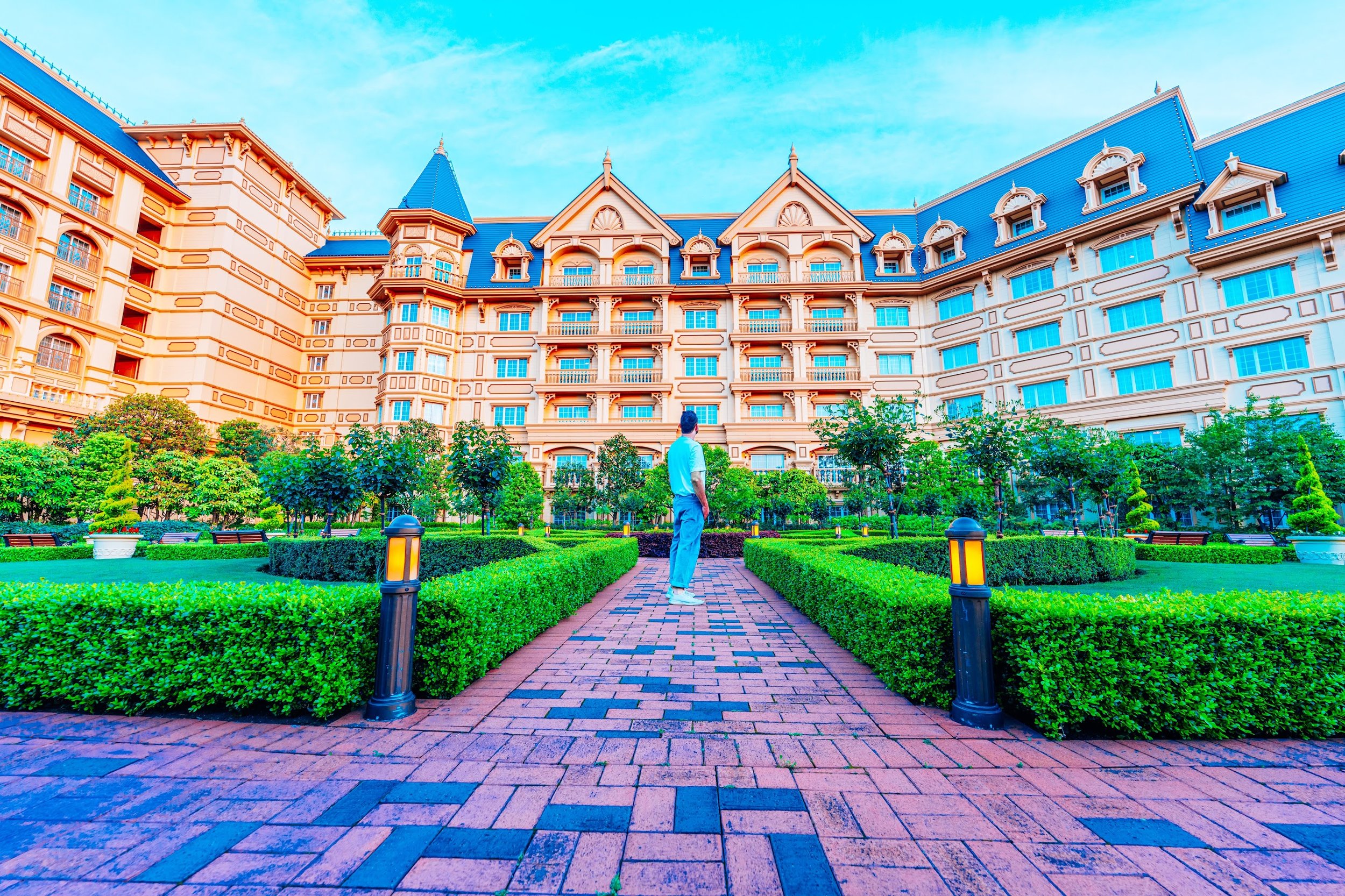 Tokyo Disneyland Hotel Review (2025) — Cruise with Ben & David
