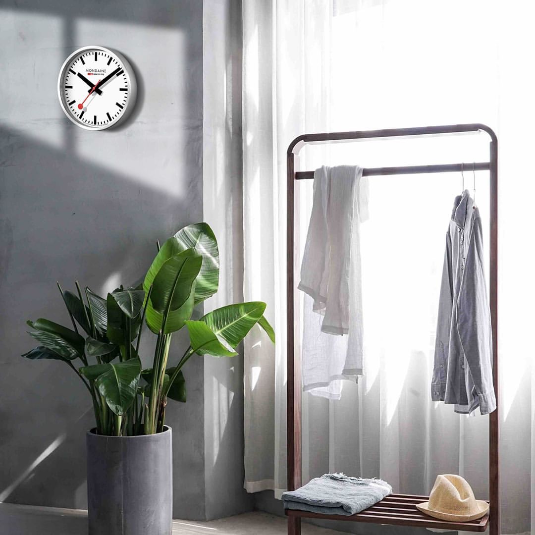 人気商品】ウォールクロック 25cm ホワイト – MONDAINE JAPAN ONLINE STORE