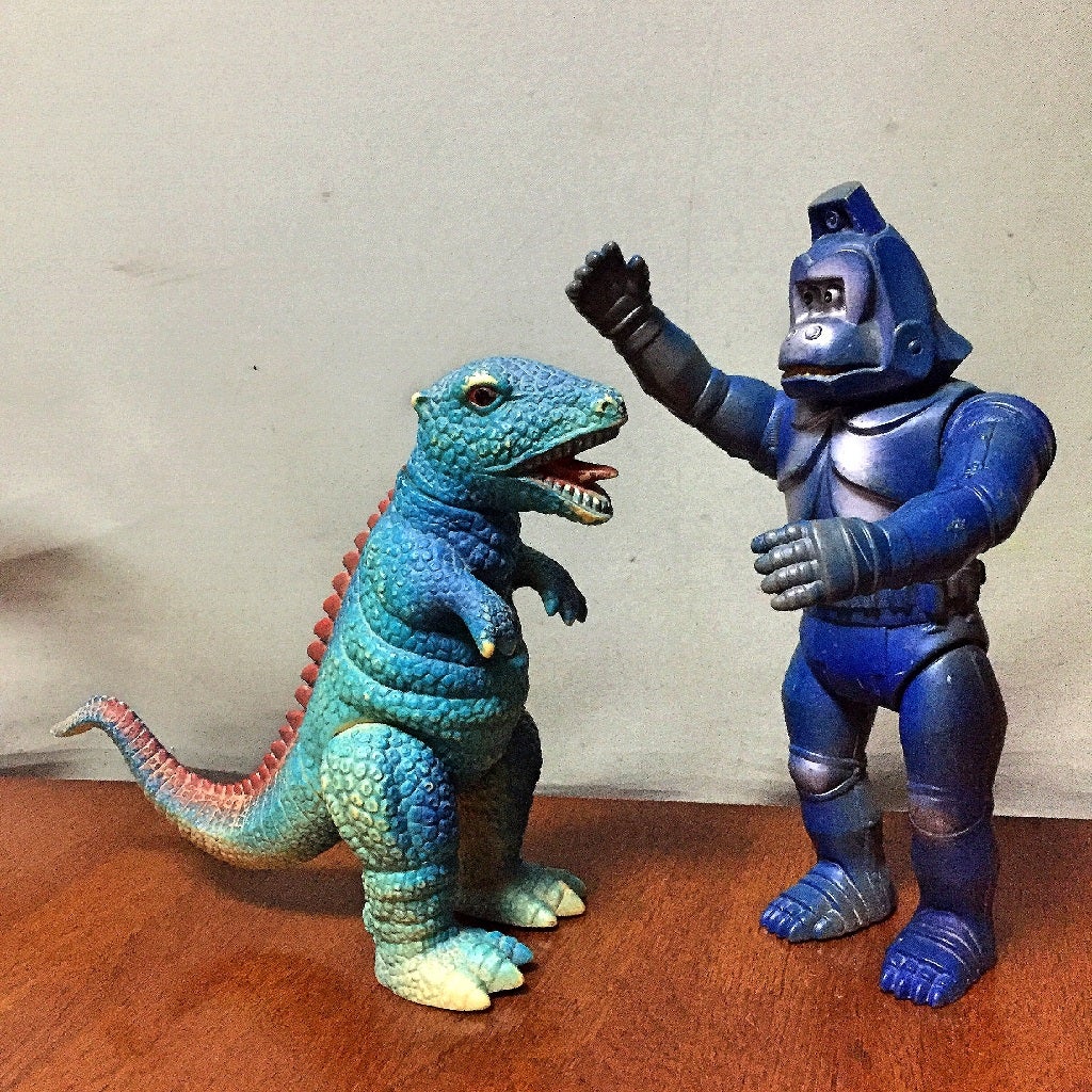 マルサン製ゴロザウルス 対 APES-JAPAN製キングコング 対 ブルマァク製