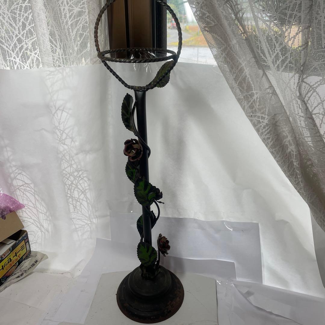 スタンド型灰皿 花と葉のデザイン　昭和レトロ　アンティーク MARUNIスタンド型灰皿入荷しました❣️植物台やディスプレイスタンド