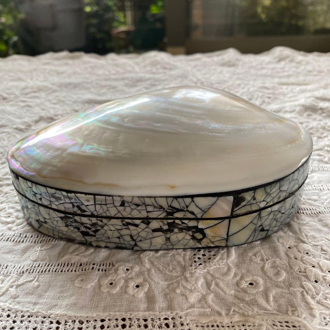 レア　螺鈿　宝石箱　小物入れ　置物　飾り物　綺麗　貝殻　キラキラ 螺鈿細工 宝石箱 小物入れ 青に螺鈿の上品な輝き 蝶の 韓国伝統工芸