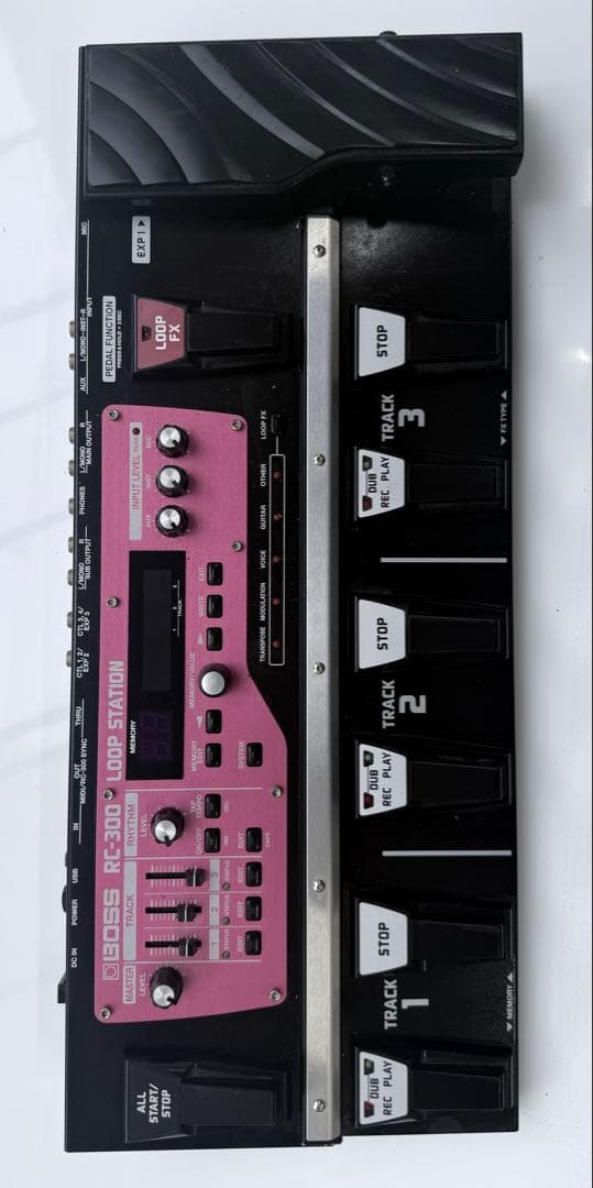 BOSS のフラッグシップ・ループ・ステーション 「RC-300」 Amazon.com: BOSS Loop Station (RC-300), Black : Everything Else